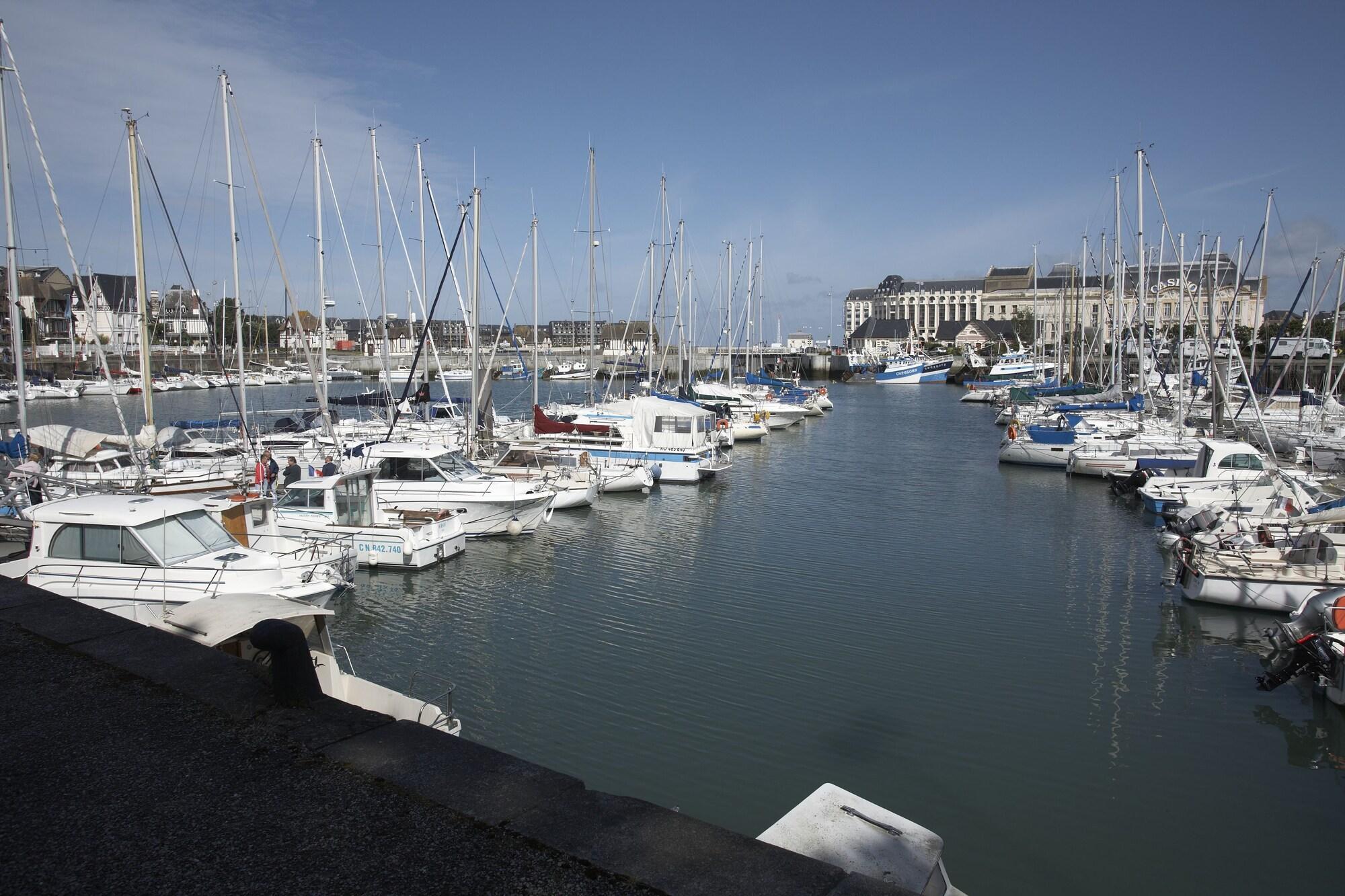 Sowell Residences Le Port Trouville-sur-Mer Exteriér fotografie