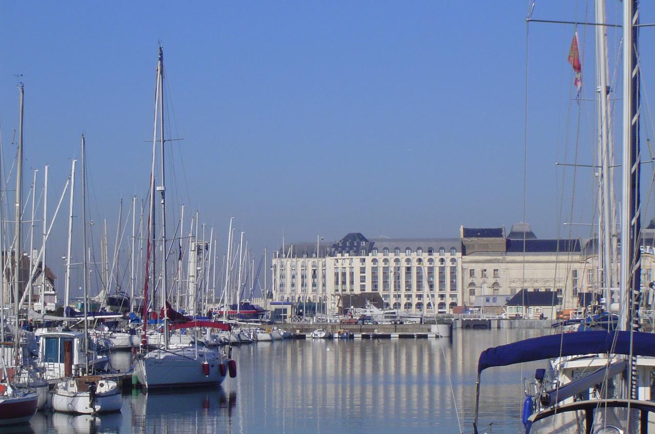 Sowell Residences Le Port Trouville-sur-Mer Exteriér fotografie